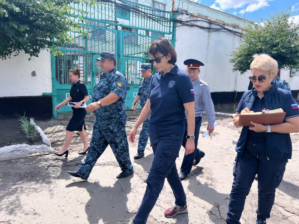 Уполномоченный по правам человека в Луганской Народной Республике Анна Сорока в сопровождении Алины Нечаевой, заведующей сектором по вопросам помилования Администрации Главы ЛНР, совершила рабочий визит в исправительную...