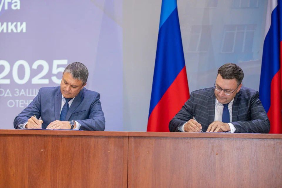 Леонид Пасечник: На августовском педагогическом совещании с генеральным директором Центром знаний «Машук» Антоном Сериковым подписали соглашение о сотрудничестве между нашей республикой и Всероссийским образовательным...