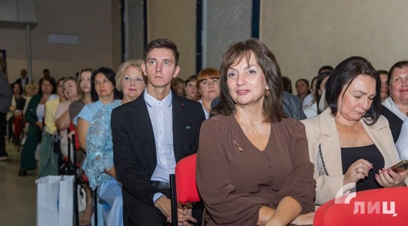 Власти ЛНР до конца года планируют повысить зарплаты педагогов — Пасечник