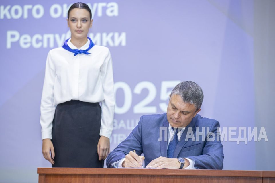 Региональная надбавка педагогам увеличится до 50%, воспитателям — до 80% — Леонид Пасечник