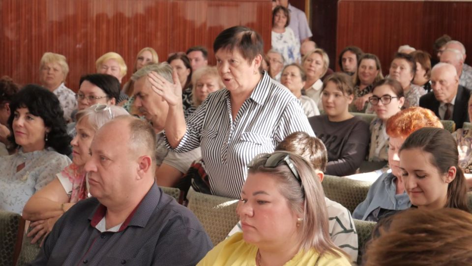 Яна Пащенко: Состоялась очередная встреча с жителями Луганска, проведенная в рамках проекта «Муниципальный диалог»