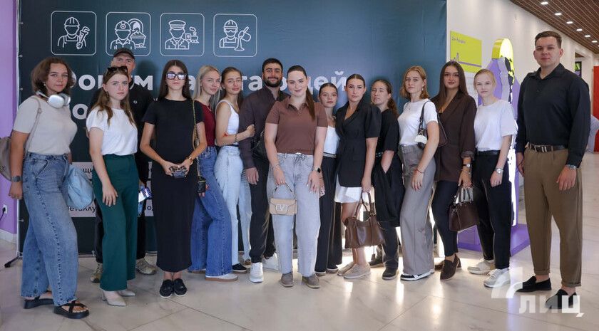 ����� 200 ���������� ������ ����� ���������� �������� � ��������