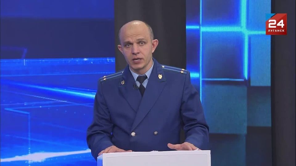 Старший прокурор отдела государственных обвинителей уголовно-судебного управления Прокуратуры ЛНР Денис Настоящий в студии проекта «Актуальное интервью» рассказал, в чем отличие шпионажа от государственной измены: