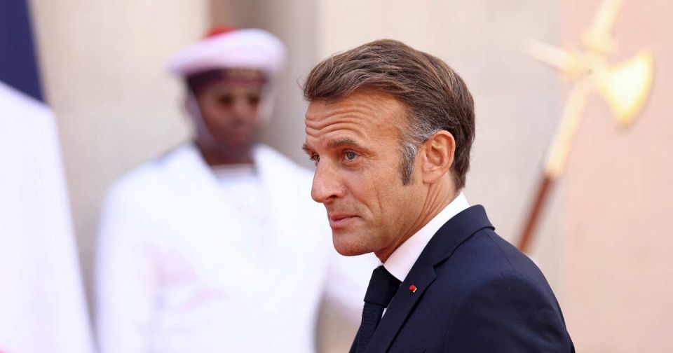 Девушка-подросток из ЛНР направила Макрону письмо с ответом на его слова о РФ