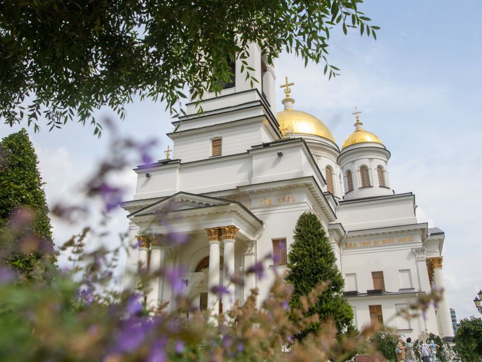 В Луганске в Свято-Вознесенском храме открылся молодежно-просветительский центр. Видео