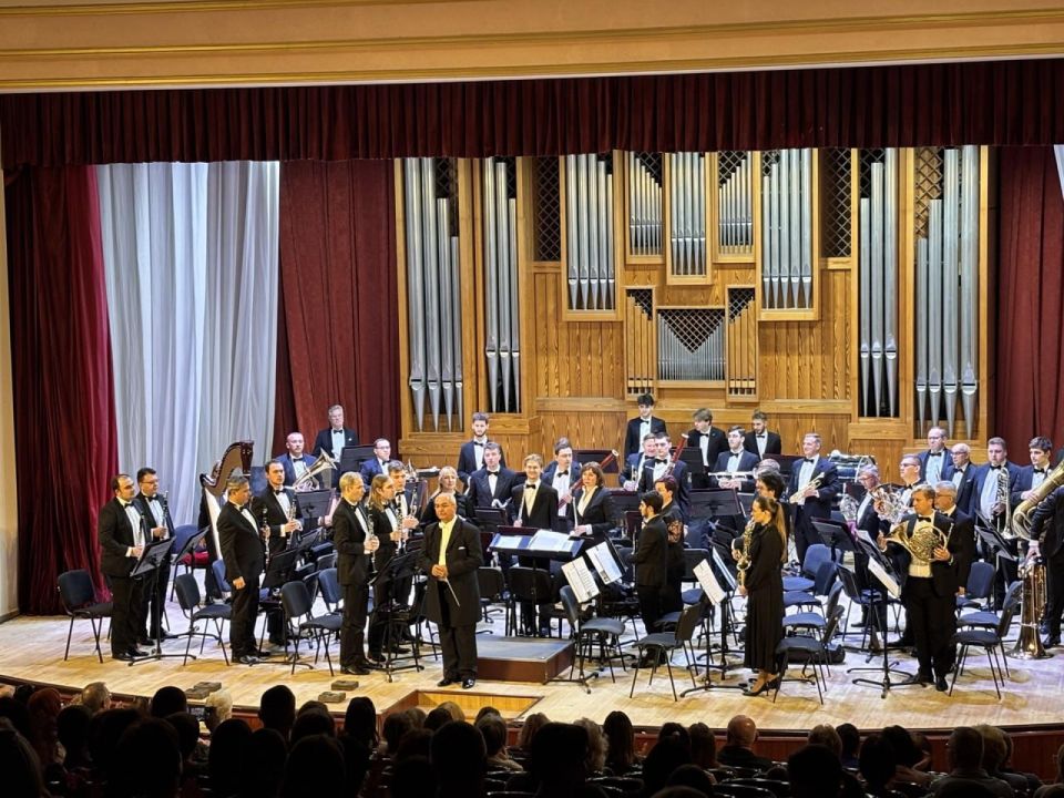 Государственный Кремлевский духовой оркестр Управления делами Президента РФ выступил в Луганской филармонии