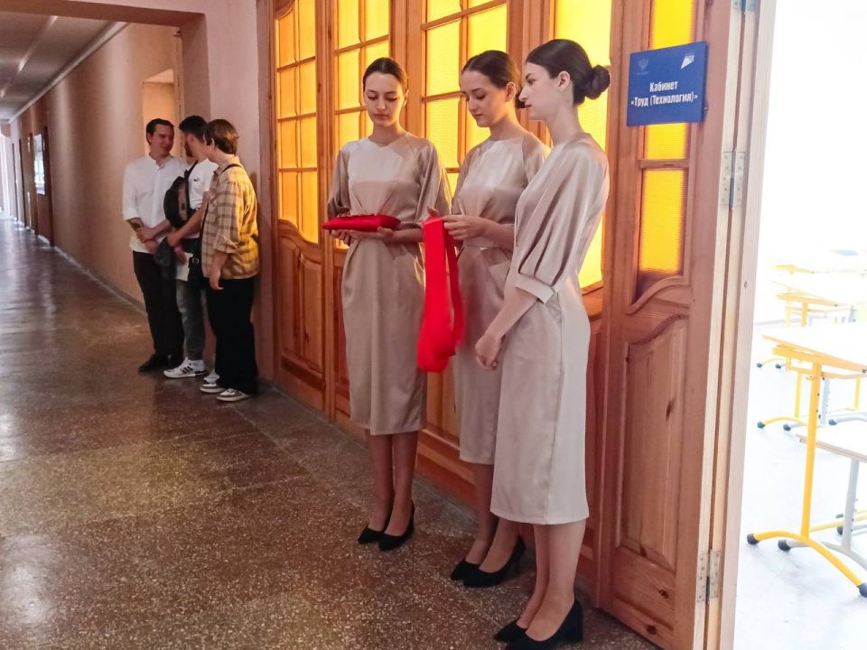 Открытие двух обновленных учебных аудиторий в рамках национального проекта «Молодежь и дети» прошло в Луганском государственном педагогическом университете (ЛГПУ). Об этом из учебного заведения передает корреспондент ЛИЦ