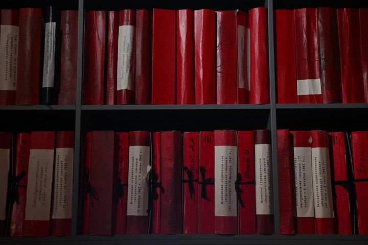 "По крупицам, собирают документальные свидетельства жизни нашего края": Леонид Пасечник поздравил сотрудников архива