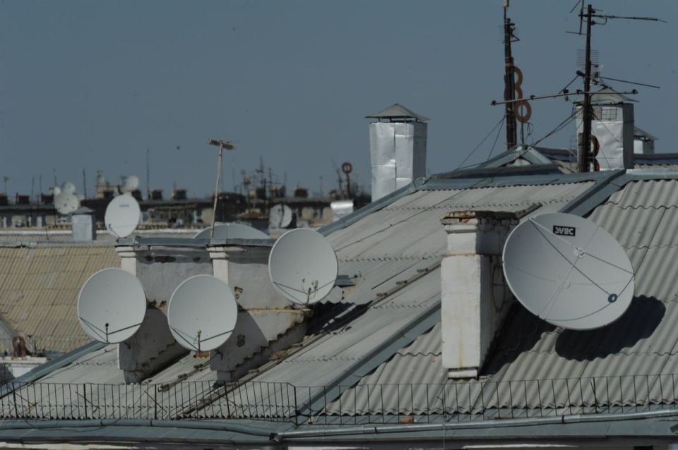 В ЛНР запретили нелицензированные комплекты спутникового телевидения