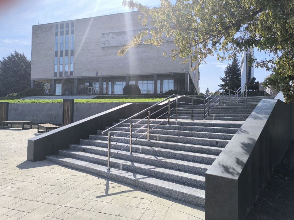 Территория Луганского краеведческого музея обновлена! Приглашаем жителей и гостей города на экскурсии и просмотры экспозиций