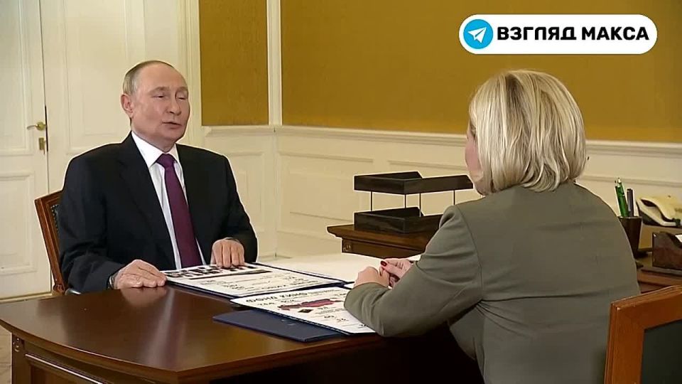 Президент России Владимир Путин провёл рабочую встречу с министром культуры Ольгой Любимовой, где обсуждались ключевые направления деятельности ведомства, результаты и перспективы развития