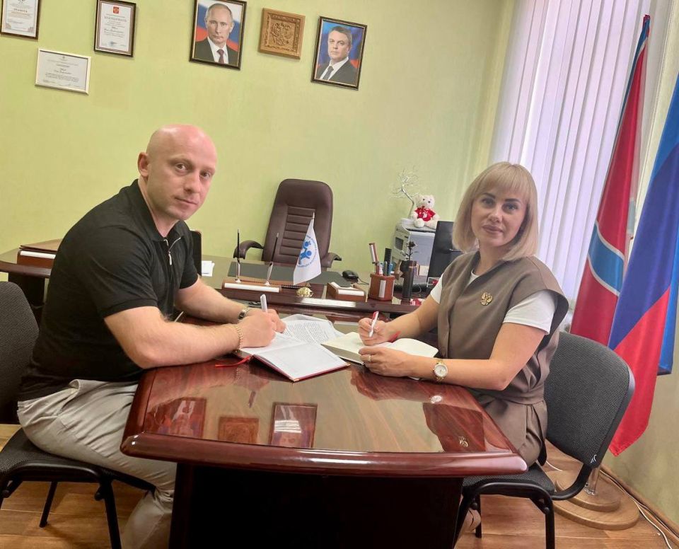 Инна Швенк: Состоялось рабочая встреча Уполномоченного по правам ребенка в Луганской Народной Республике Инны Швенк и Председателя Регионального Отделения Общероссийской Физкультурно-Спортивной Общественной Организации...