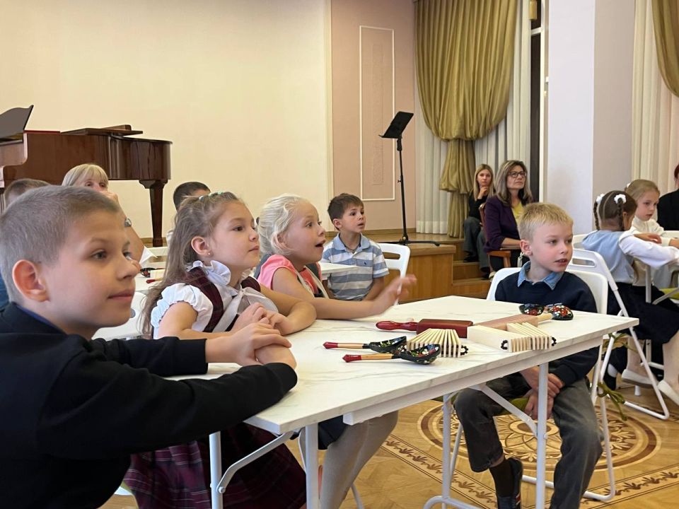 В Луганской академической филармонии прошло онлайн-занятие для детей — «Искусство храбрых»