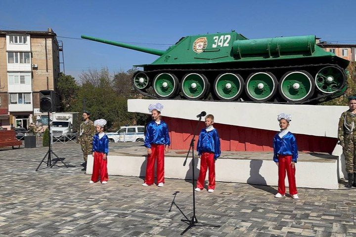 �� ���� ������������� 50 ���: � �������� ������������ ������� ������� 30-����� ������