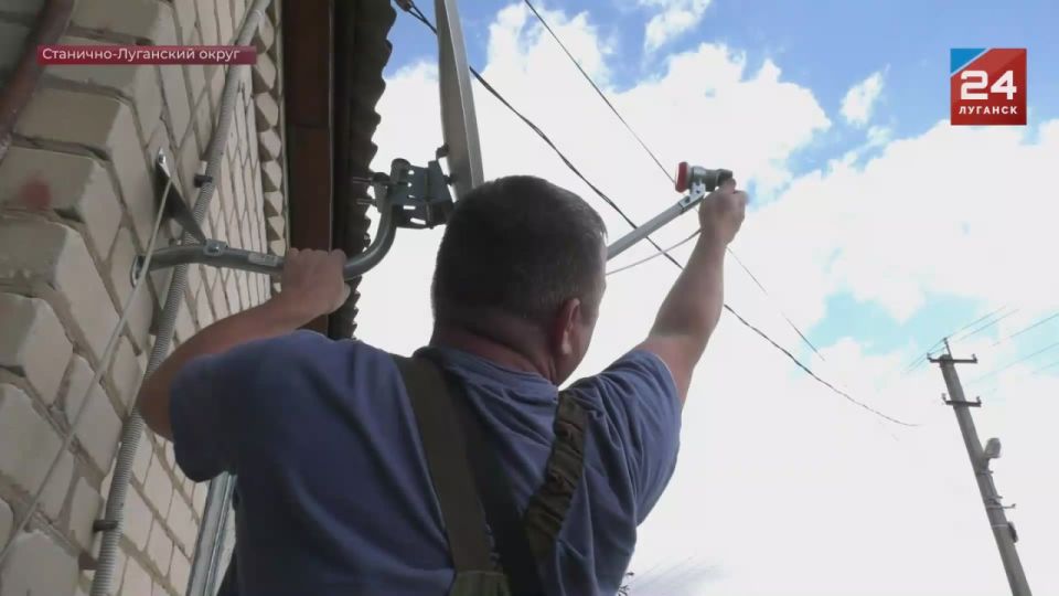 Глава ЛНР Леонид Пасечник подписал указ о запрете продажи, установке, а также использования на территории республики нелицензированных комплектов спутникового телевидения