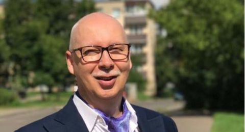  :     2025                  2025 