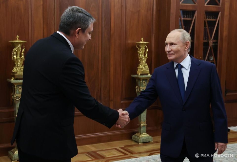 Путин назвал кадровый вопрос чрезвычайно важным для России