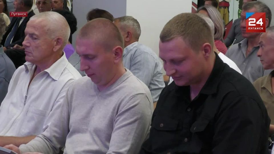 127 представителей машиностроительной отрасли получили заслуженные награды в канун празднования своего профессионального праздника