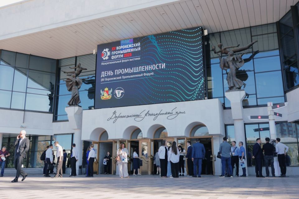 ��������� �����-������������� ������������������ � ���������������� ������������ ������ ������� � XV ����������� ������������ ������-��������, ������� ������ ������� 100 �������� ������������ ������������ ������, � �����...