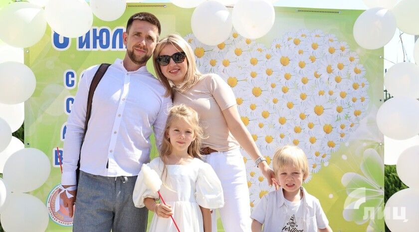 Минтруд ЛНР планирует оказывать поддержку студенческим семьям с детьми