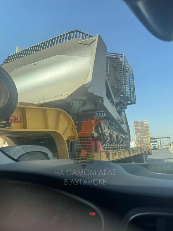 ������������� �������� ����������� ����� Caterpillar D9 ������� � ������ ����