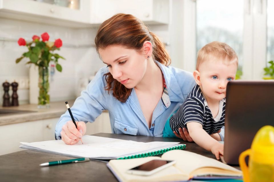 Минтруд ЛНР совместно с Министерством образования и науки Республики разрабатывают программу поддержки студенческих семей с детьми