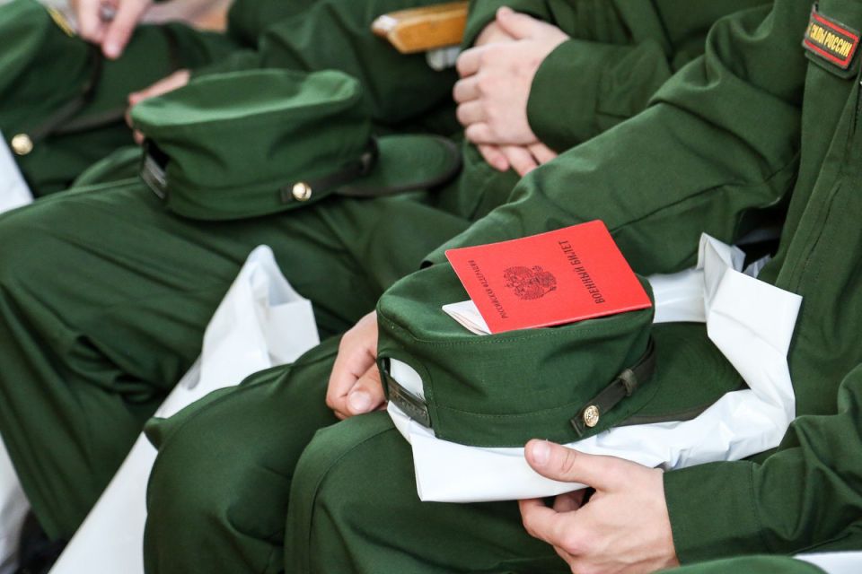 Леонид Пасечник подписал указ об организации осеннего призыва в ЛНР