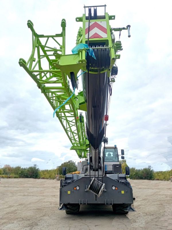 Луганские энергетики получили уникальную спецтехнику