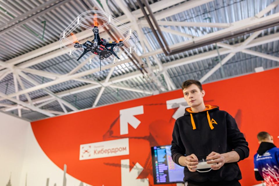 Луганских школьников и студентов подготовят к всероссийским соревнованиям "Кибердром"