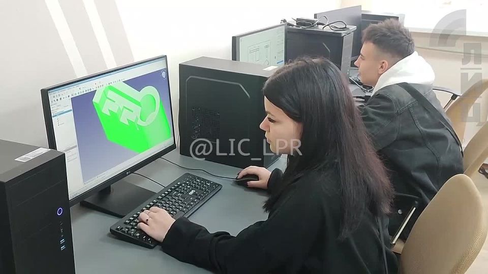  : 3D-,                  ,       ( ...