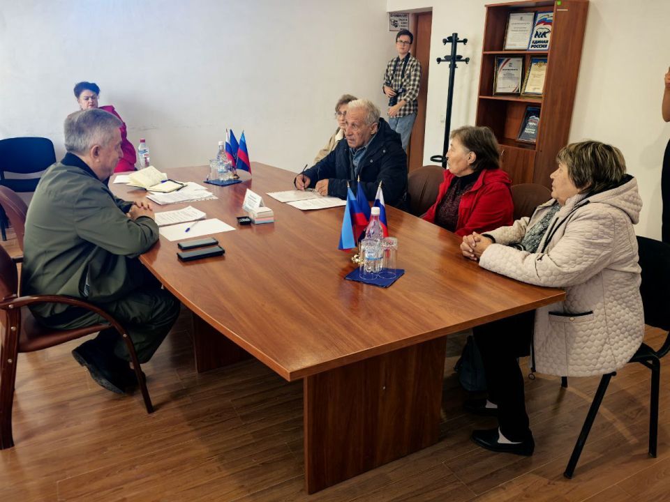 Виктор Водолацкий: В начале региональной недели провел прием граждан в г. Луганск