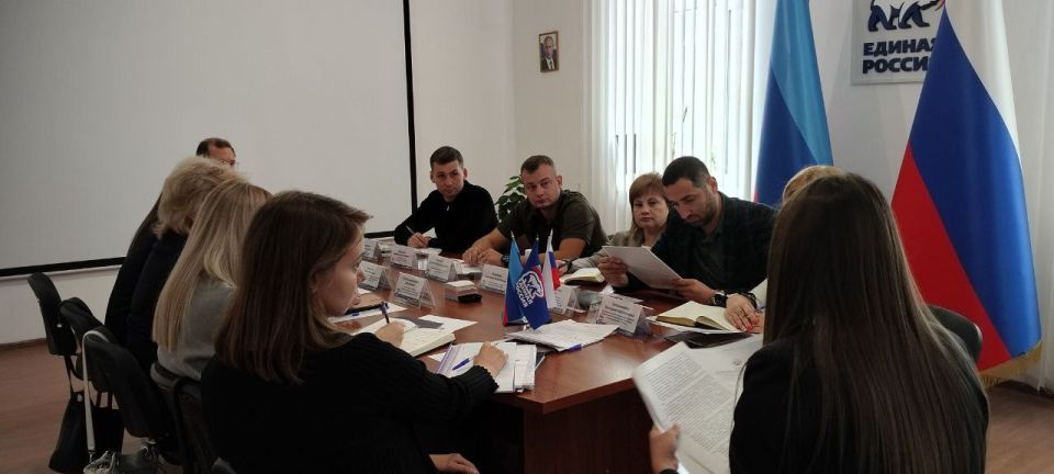 Специалисты Управления Росреестра по Луганской Народной Республике (ЛНР) провели выездной прием, оказав правовую помощь жителям региона