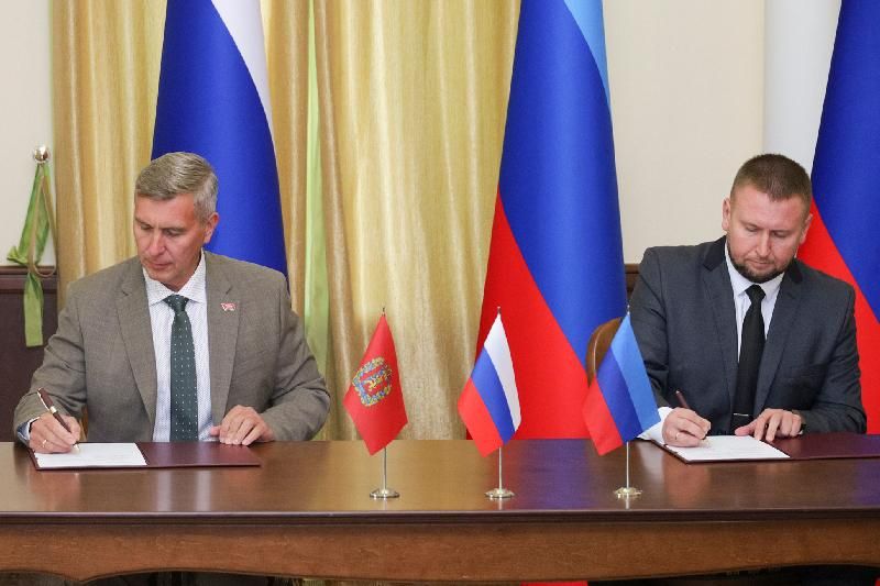 Народный Совет заключил соглашения о сотрудничестве с парламентами Красноярского края, Оренбургской и Саратовской областей