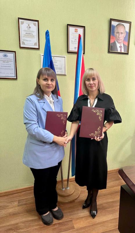 Инна Швенк: Состоялось подписание соглашения о сотрудничестве и взаимодействии между Уполномоченным по правам ребенка в Луганской Народной Республике Инной Швенк и Автономной Некоммерческой Организацией "Лисена Арт" ЛНР в...