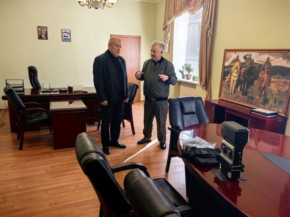 Виктор Водолацкий: Сегодня в Луганском региональном отделении партии «Единая Россия» передал средство РЭБ предназначенное для установки на автомобили скорой помощи, работающие в Кременском муниципальном округе