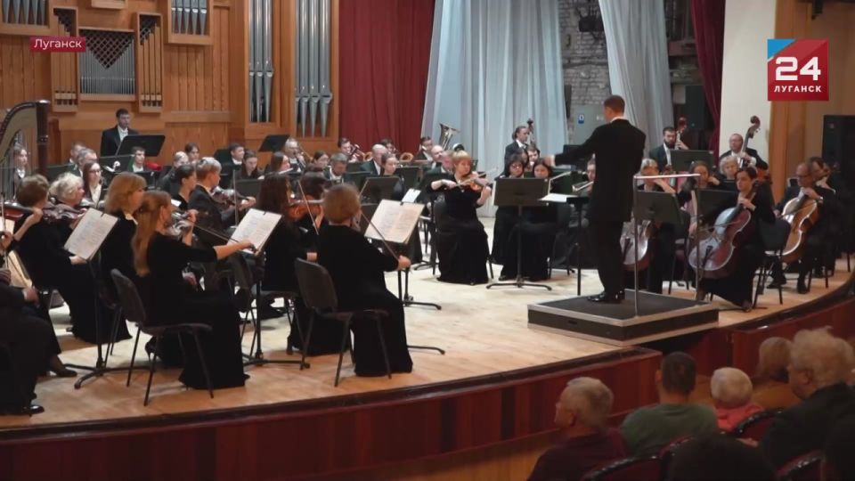 Известный российский кларнетист Артур Назиуллин выступил в Луганской академической филармонии