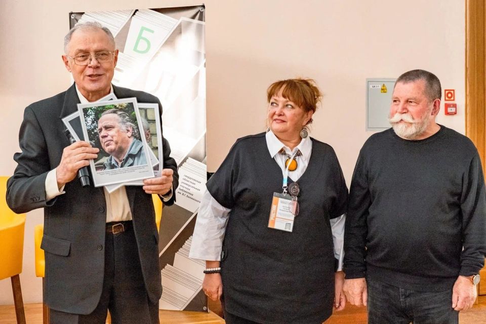 Заместитель директора Луганской библиотеки имени М. Горького Галина Аксёнова приняла участие в XVIII Всероссийской научно-практической конференции «Библиотечные фонды: проблемы и решения»