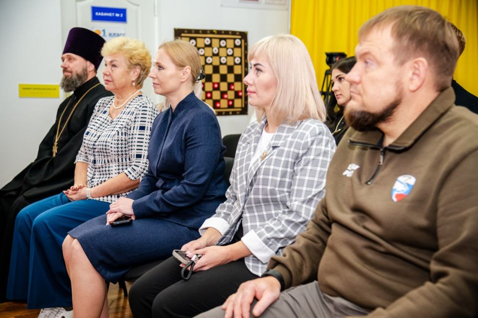 В Луганске прошел мастер-класс по пространственной ориентировке «Попробуй увидеть мир без зрения»