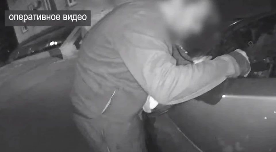 Житель ЛНР попытался дать взятку сотруднику ГИБДД и попался