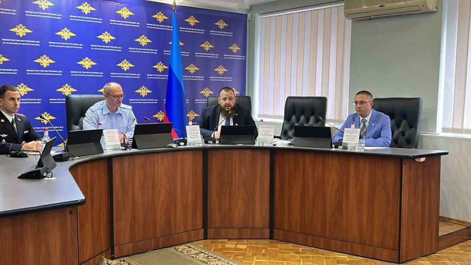 Сегодня в Министерстве внутренних дел Луганской Народной Республики состоялось мероприятие, посвящённое поддержке ответственного отцовства