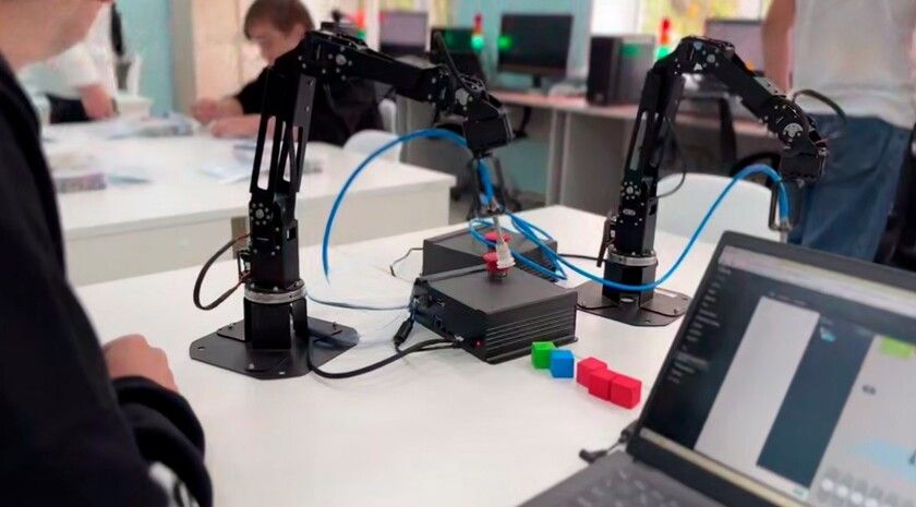 Колледжи и училища ЛНР провели Единый день открытых дверей