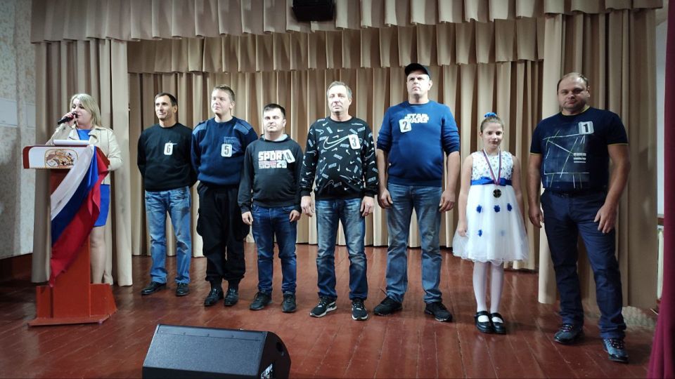 Конкурсная программа, посвященная Дню отца, прошла в Доме культуры Александровска