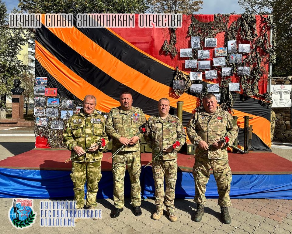 28              ,        ...