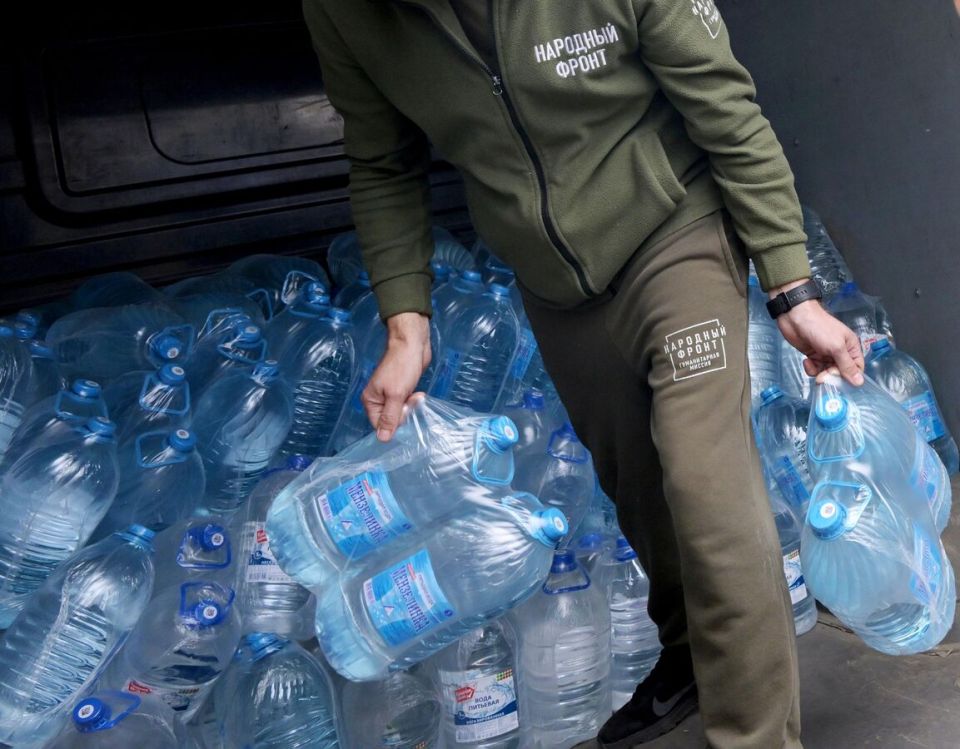"Народный фронт" доставил воду жителям ЛНР, пострадавшим от засухи