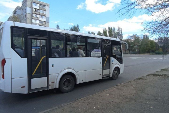 Обновляются дороги и общественный транспорт: Леонид Пасечник поздравил автомобилистов