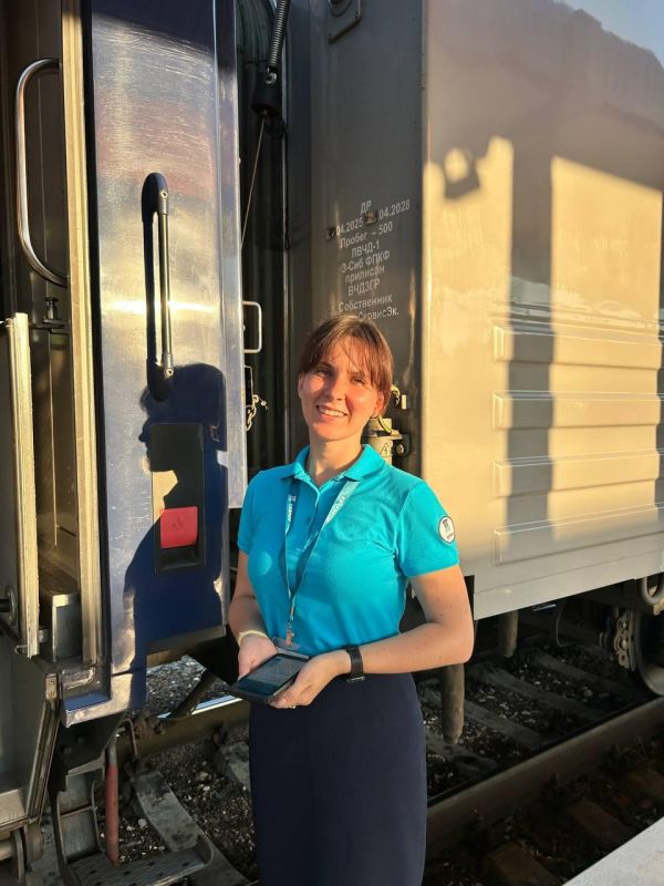 Заработок и путешествия: как проходят будни студентов-проводников из ЛНР