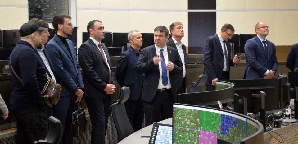 Константин Роговенко в составе делегации руководителей региональных органов исполнительной власти ЮФО посетил Главный диспетчерский центр СО ЕЭС