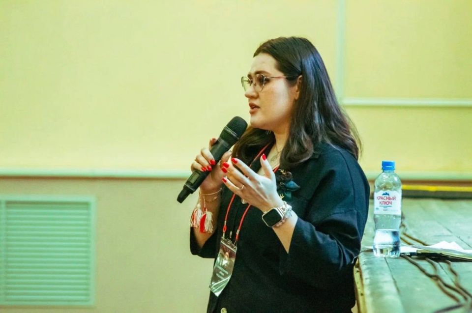   : &quot;      &quot;