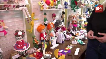 Выставка-конкурс «В мире игрушек» открылась в Луганском архитектурно-строительном колледже имени Шеремета