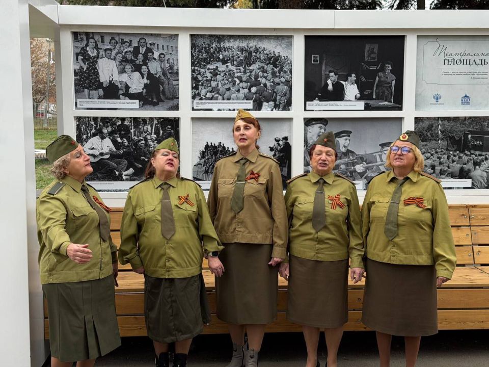 Андрей Губарев: В парке Щорса стартовала уличная выставка "Театральная площадь"